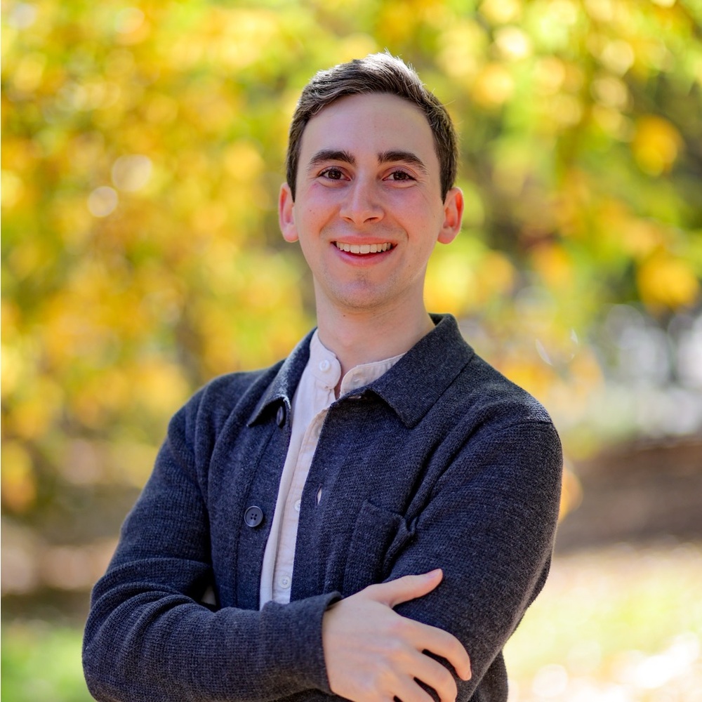 Meet your Posher, Yonah